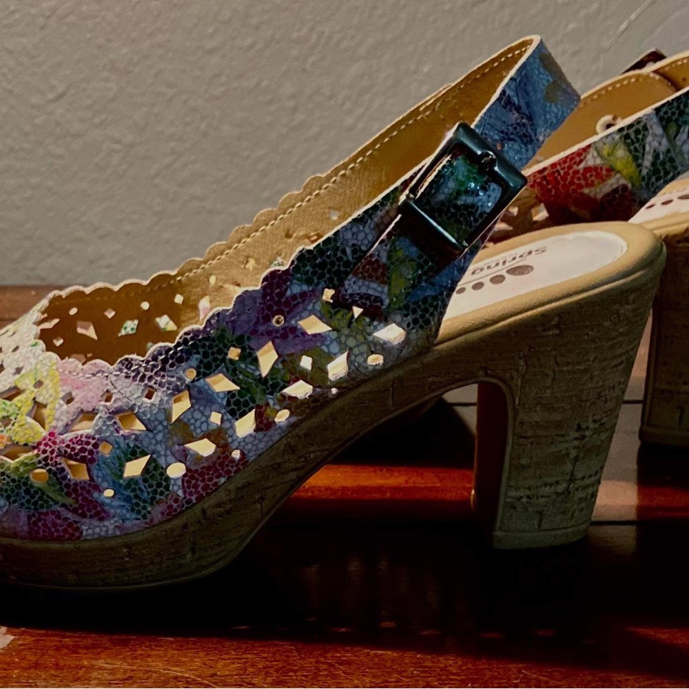 Spring Step Lovelyness Platforms - Picture 2 of 7
